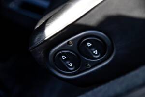 Image 72/132 of Porsche 911 Speedster 3.2 (1989)