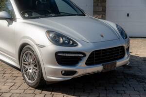 Image 14/50 de Porsche Cayenne GTS (2012)