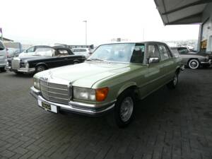 Immagine 3/21 di Mercedes-Benz 350 SE (1977)