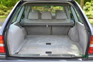 Afbeelding 33/44 van Mercedes-Benz E 280 T (1994)
