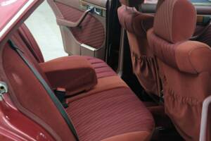 Bild 36/50 von Mercedes-Benz 260 SE (1990)