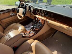 Image 18/44 of Bentley Arnage Green Label (2000)