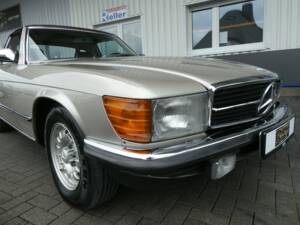 Afbeelding 18/23 van Mercedes-Benz 500 SL (1985)