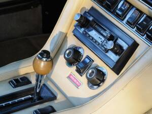 Image 7/50 de Jensen Interceptor MK III (1974)