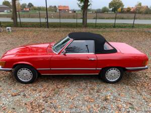 Image 22/177 de Mercedes-Benz 350 SL (1974)