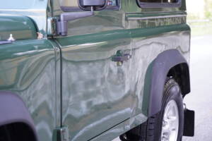 Bild 13/73 von Land Rover Defender 90 (2008)