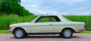 Image 2/22 of Mercedes-Benz 280 CE (1983)