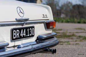 Image 25/38 of Mercedes-Benz 280 SE 3,5 (1970)