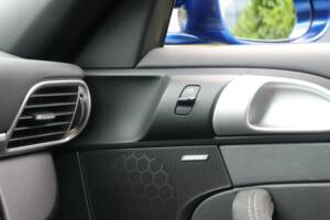Bild 15/50 von Porsche 911 Carrera 4 GTS (2011)
