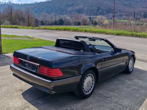 Image 13/42 of Mercedes-Benz 300 SL-24 (1992)
