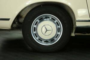 Bild 29/30 von Mercedes-Benz 280 SL (1971)