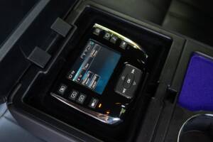 Immagine 14/37 di Jaguar XJ 5.0 (2011)