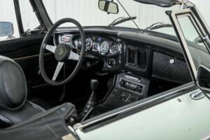 Bild 33/50 von MG MGB (1975)