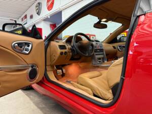 Immagine 8/18 di Aston Martin V12 Vanquish (2003)