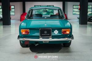 Image 8/25 of Alfa Romeo 1750 GT Veloce (1970)