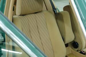 Bild 28/50 von Mercedes-Benz 260 SE (1990)