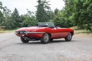 Image 18/41 de Jaguar E-Type 3.8 (1964)