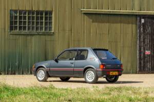 Imagen 40/50 de Peugeot 205 GTi 1.6 (1989)