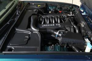 Bild 4/50 von Jaguar XJ 8 4.0 Executive (2001)