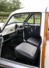 Image 2/15 of Morris Minor 1000 Traveller (1971)