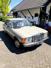 Image 12/12 of Mercedes-Benz 200 (1982)
