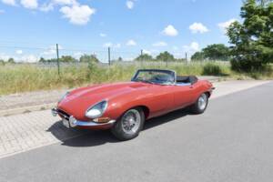 Image 1/80 of Jaguar E-Type 4.2 (1966)