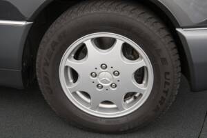 Image 29/45 of Mercedes-Benz 500 SEL (1992)