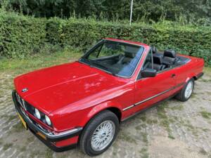 Image 1/8 de BMW 325i (1986)