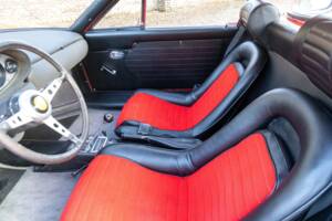 Image 27/50 de Ferrari Dino 246 GT (1970)