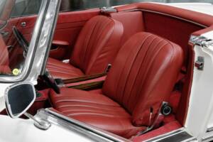 Immagine 21/40 di Mercedes-Benz 230 SL (1966)