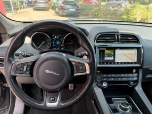 Bild 14/21 von Jaguar F-Pace 20d (2019)
