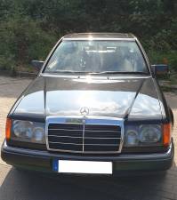 Image 1/9 de Mercedes-Benz 300 CE (1989)