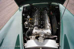 Image 16/23 of Jaguar XK 120 DHC (1954)