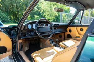 Image 15/35 of Porsche 911 Carrera 2 (1990)