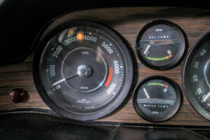 Image 32/50 of Volvo 1800 E (1971)