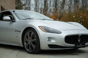 Bild 22/50 von Maserati GranTurismo S (2009)