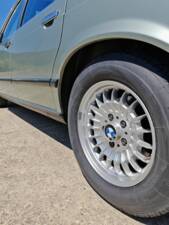 Image 26/50 de BMW 745i (1982)