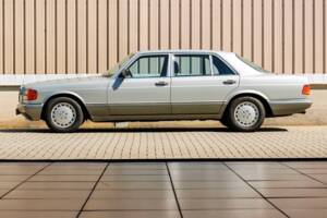 Image 3/21 of Mercedes-Benz 500 SEL (1990)