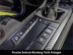 Image 31/50 of Porsche 718 Cayman GT4 RS Weissach (2025)
