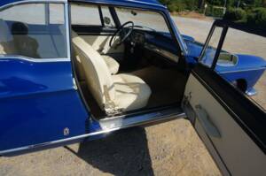 Image 22/46 of Peugeot 404 Coupé (1967)