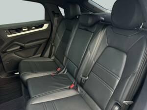Bild 6/8 von Porsche Cayenne Coupé E-Hybrid (2024)
