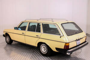Image 8/33 de Mercedes-Benz 300 TD (1979)