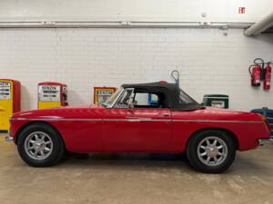 Image 1/16 of MG MGB (1972)