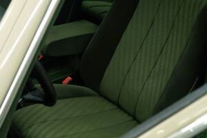 Bild 33/50 von Mercedes-Benz 280 SE (1984)
