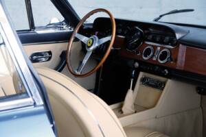 Image 32/50 of Ferrari 330 GT 2+2 (1964)
