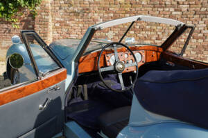 Image 32/50 de Jaguar XK 140 DHC (1957)