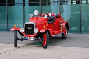 Image 1/8 of Ford Model T Firetruck (1926)