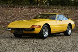 Image 1/50 de Ferrari 365 GTB&#x2F;4 Daytona (1973)