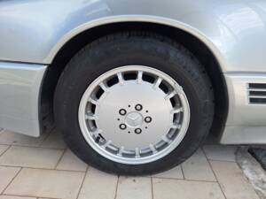 Bild 9/26 von Mercedes-Benz 500 SL (1990)