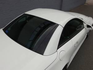 Image 33/97 de Mercedes-Benz SL 55 AMG (2003)